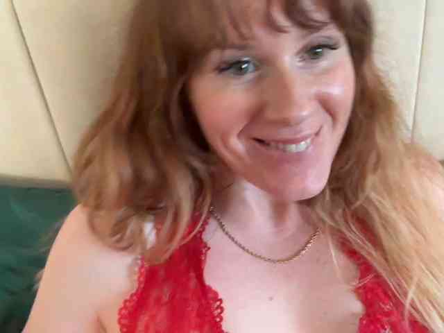 REDHEADROSIE webcam