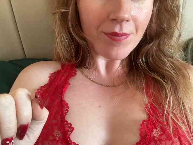 REDHEADROSIE webcam