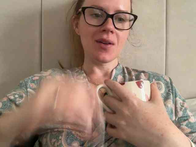 REDHEADROSIE webcam