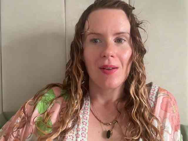 REDHEADROSIE webcam