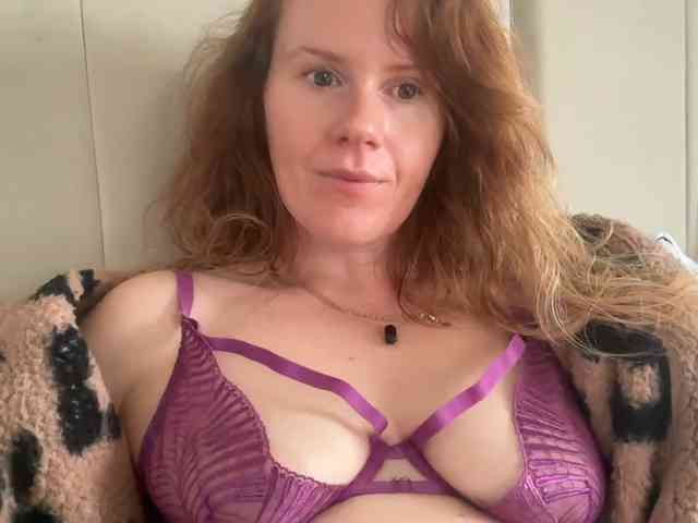 REDHEADROSIE webcam