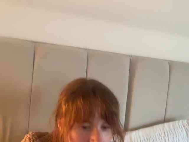 REDHEADROSIE webcam