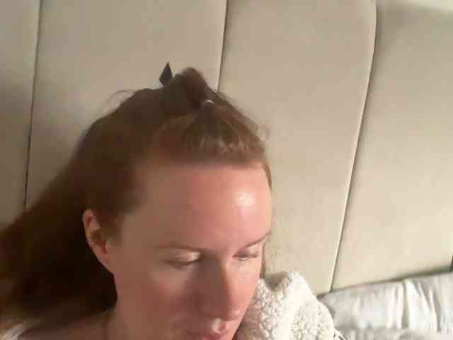 REDHEADROSIE webcam