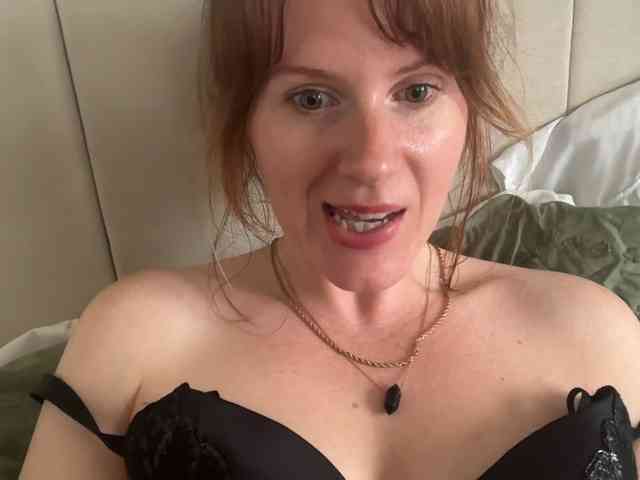REDHEADROSIE webcam