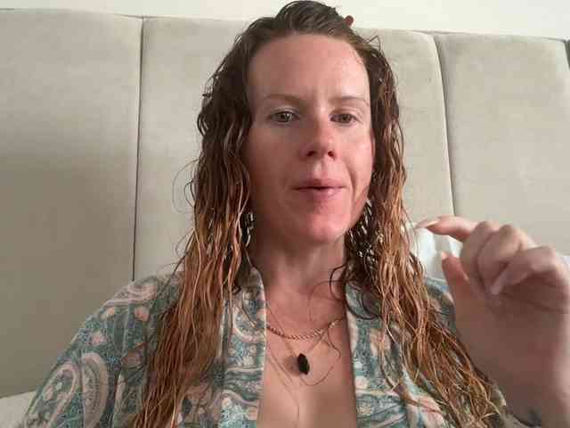 REDHEADROSIE webcam