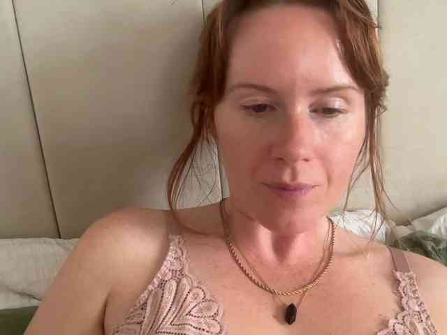 REDHEADROSIE webcam