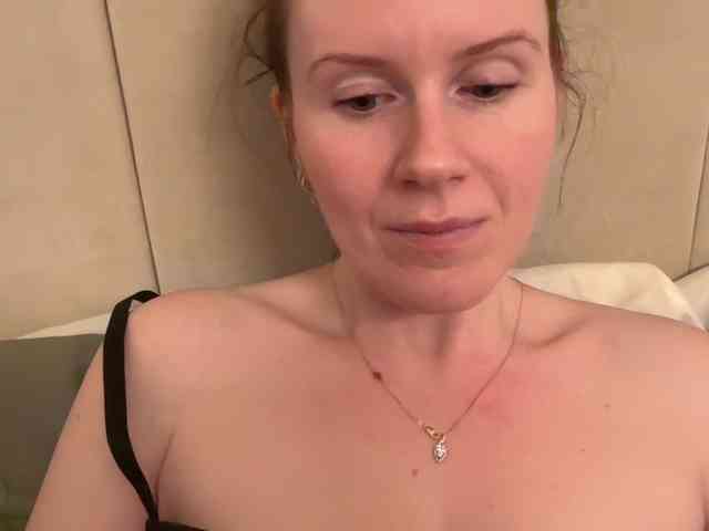 REDHEADROSIE webcam