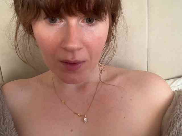 REDHEADROSIE webcam