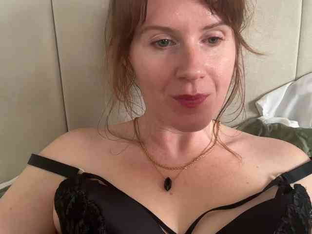 REDHEADROSIE webcam