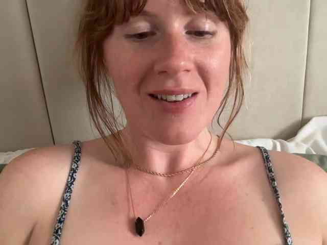 REDHEADROSIE webcam