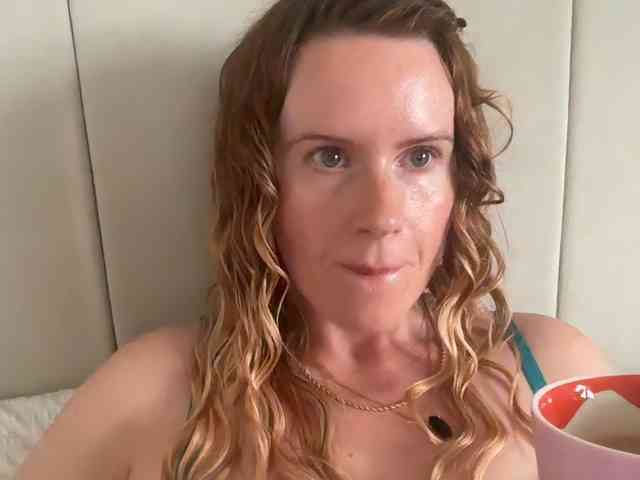 REDHEADROSIE webcam