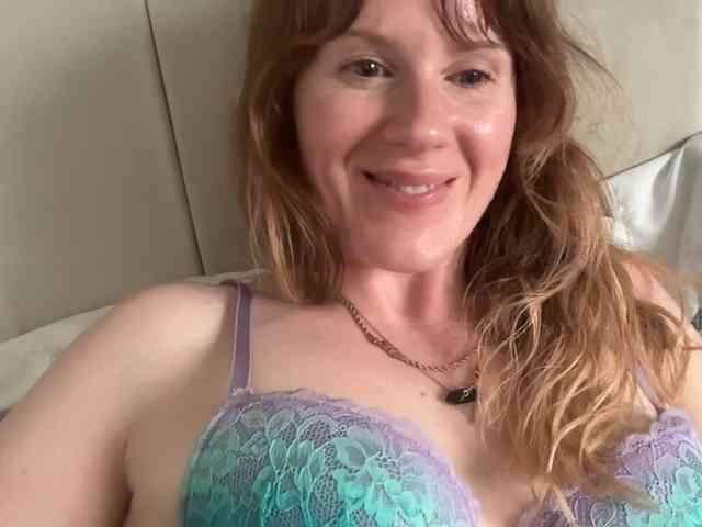REDHEADROSIE webcam