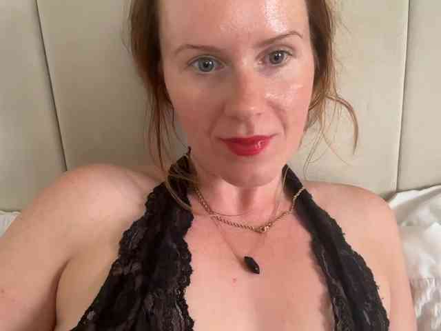 REDHEADROSIE webcam