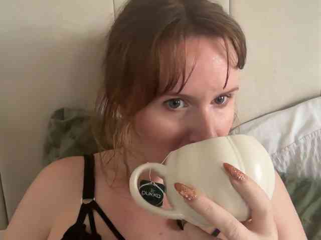 REDHEADROSIE webcam