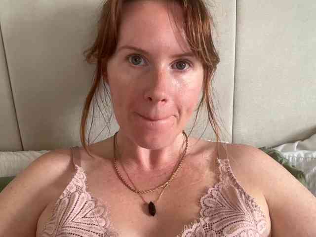 REDHEADROSIE webcam
