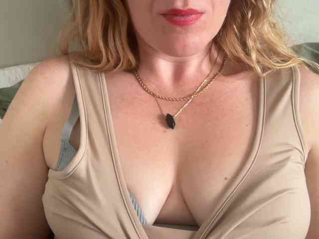 REDHEADROSIE webcam