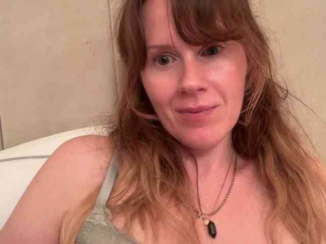 REDHEADROSIE webcam