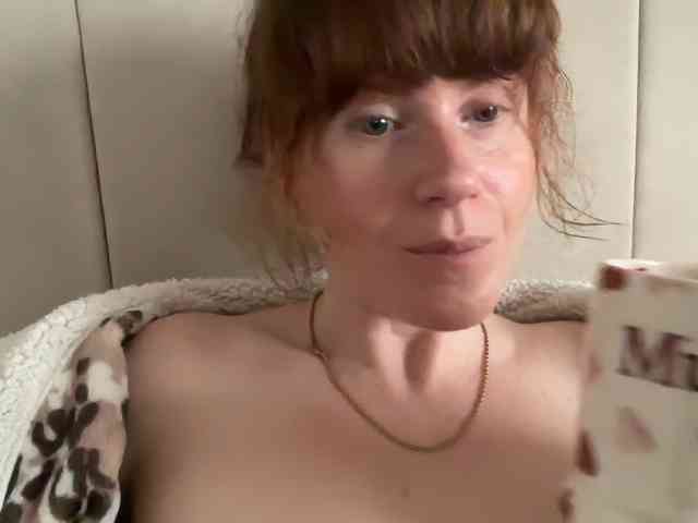 REDHEADROSIE webcam