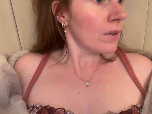 REDHEADROSIE webcam
