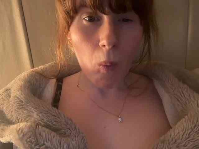 REDHEADROSIE webcam