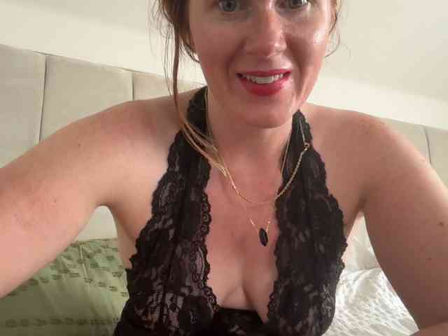 REDHEADROSIE webcam