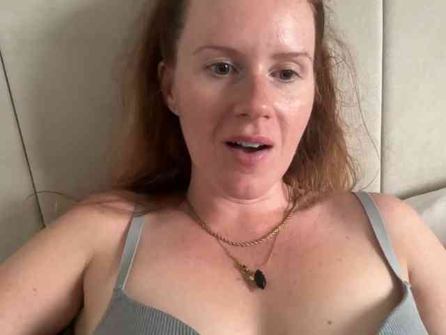 REDHEADROSIE webcam