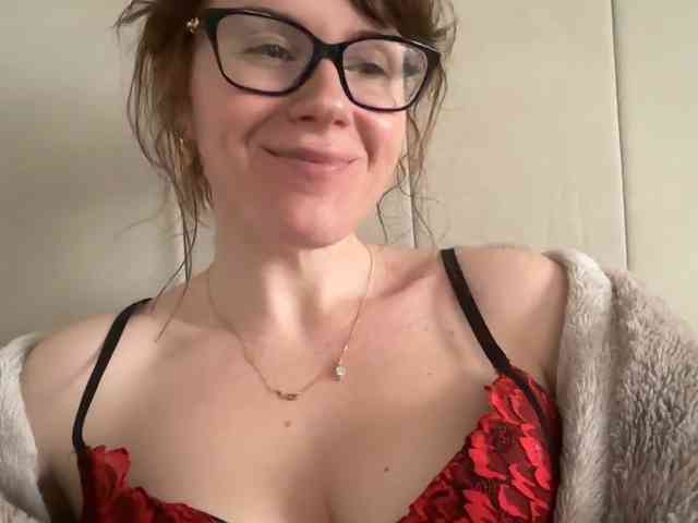 REDHEADROSIE webcam