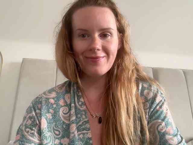 REDHEADROSIE webcam