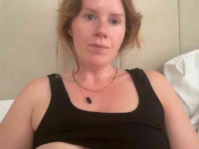 REDHEADROSIE webcam