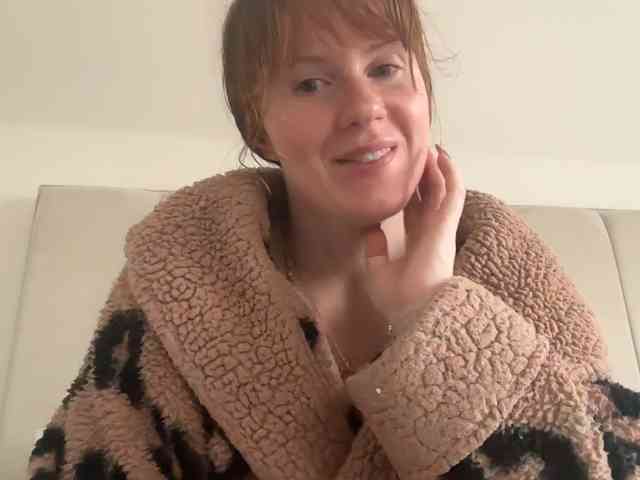 REDHEADROSIE webcam