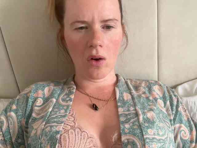 REDHEADROSIE webcam