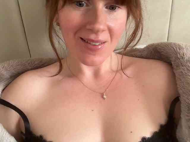 REDHEADROSIE webcam