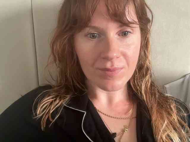 REDHEADROSIE webcam