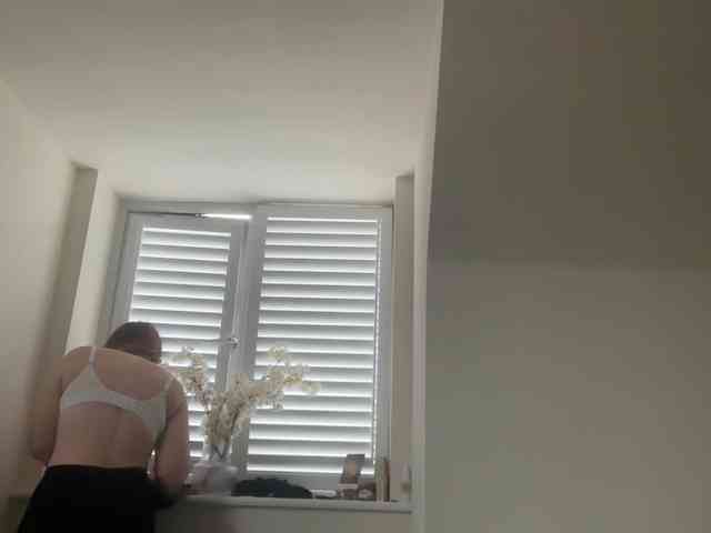 REDHEADROSIE webcam