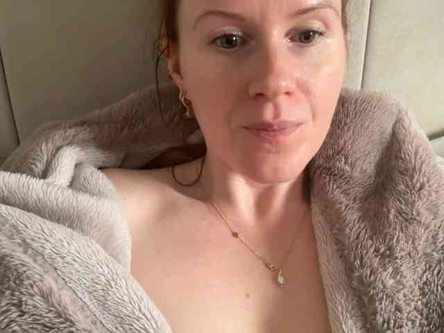 REDHEADROSIE webcam