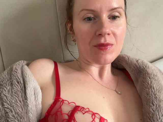 REDHEADROSIE webcam