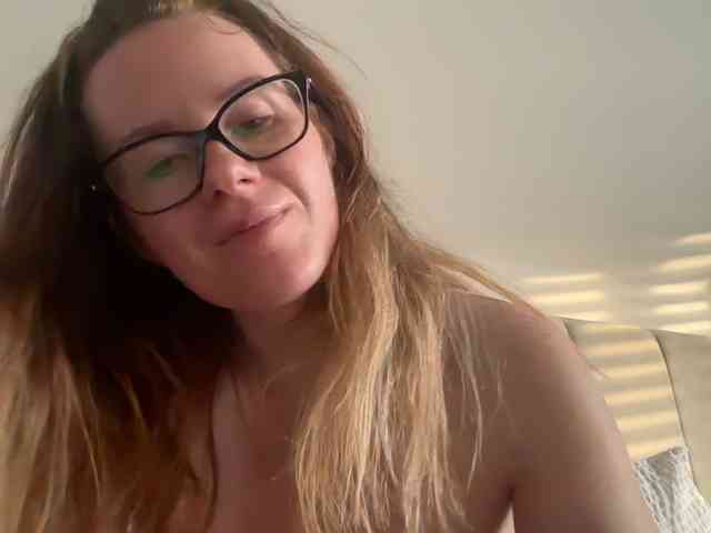 REDHEADROSIE webcam