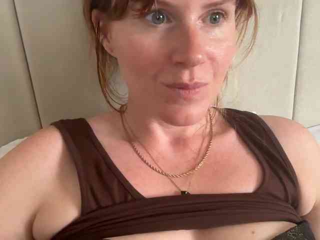 REDHEADROSIE webcam