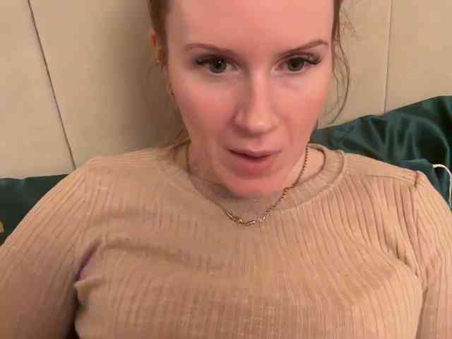 REDHEADROSIE webcam