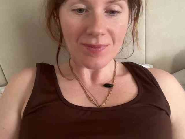 REDHEADROSIE webcam