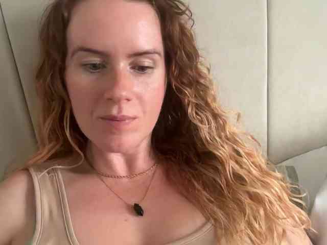 REDHEADROSIE webcam