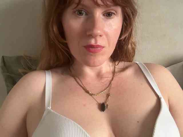 REDHEADROSIE webcam