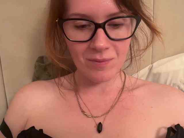 REDHEADROSIE webcam