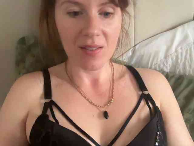 REDHEADROSIE webcam