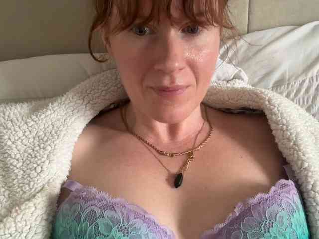 REDHEADROSIE webcam