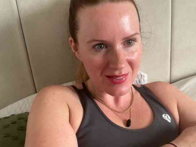 REDHEADROSIE webcam