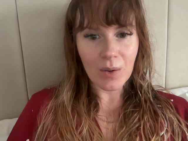 REDHEADROSIE webcam