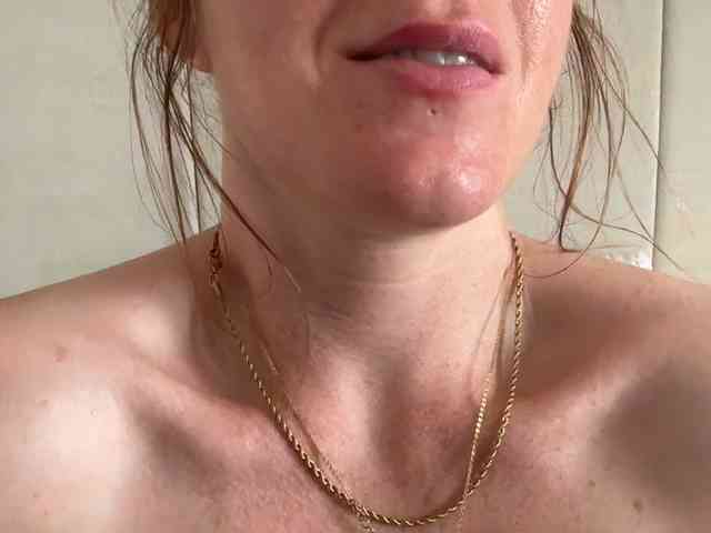 REDHEADROSIE webcam