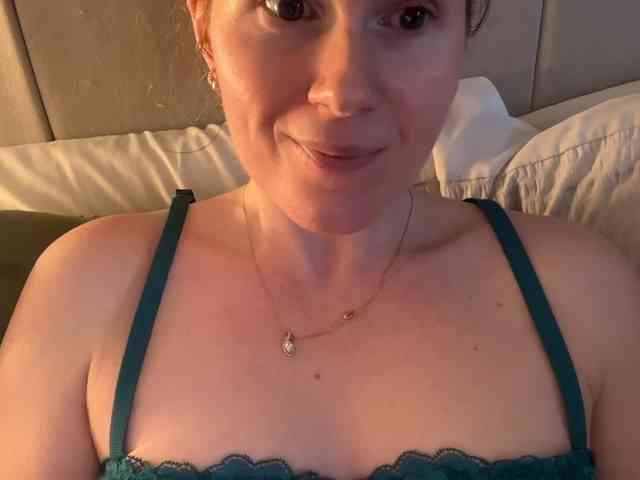 REDHEADROSIE webcam