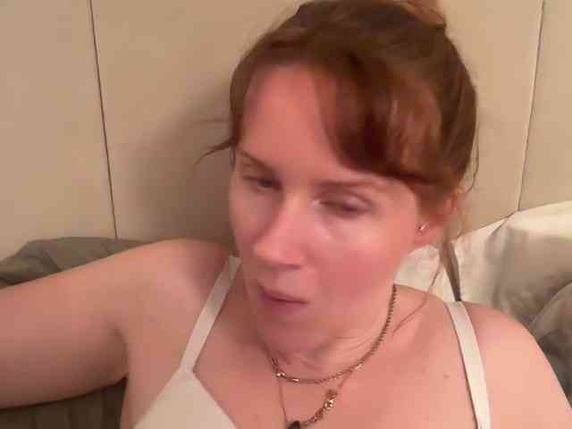 REDHEADROSIE webcam